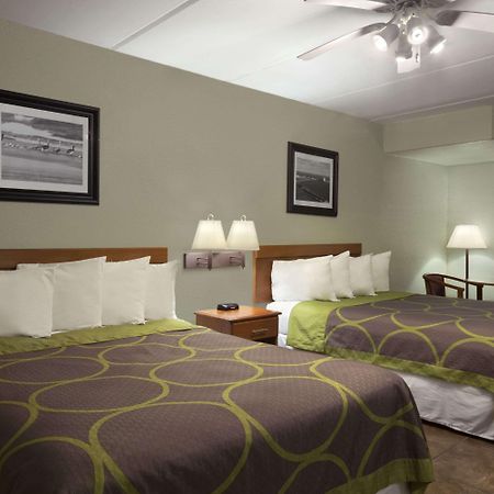 Super 8 By Wyndham South Padre Island Hotel Exterior photo