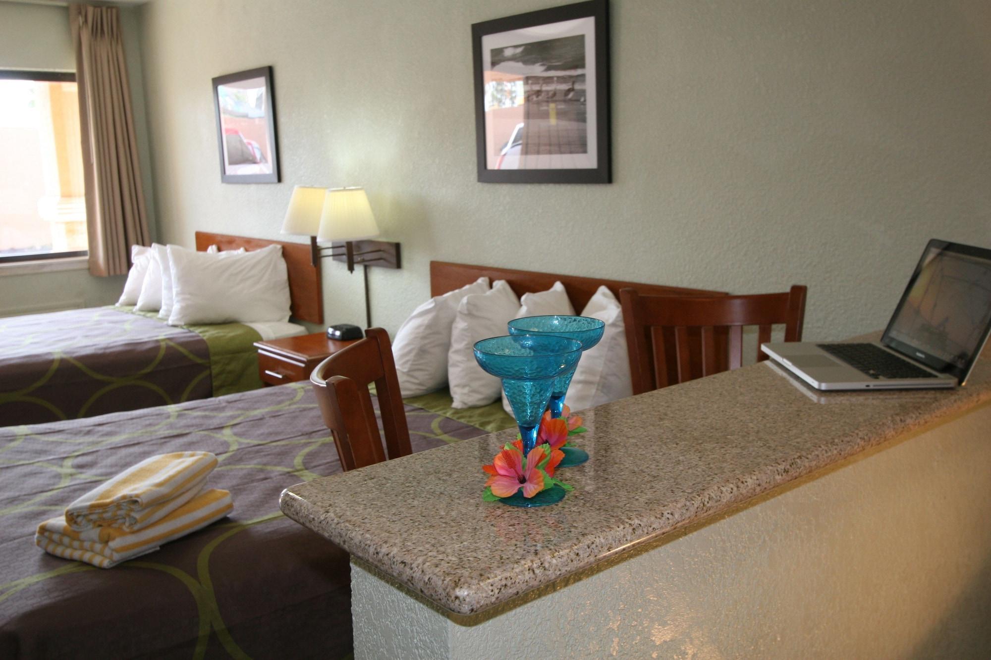 Super 8 By Wyndham South Padre Island Hotel Exterior photo
